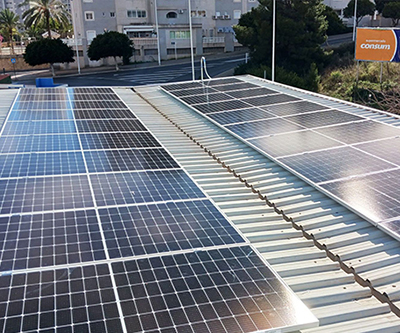 Zonne-installatie op het dak in China